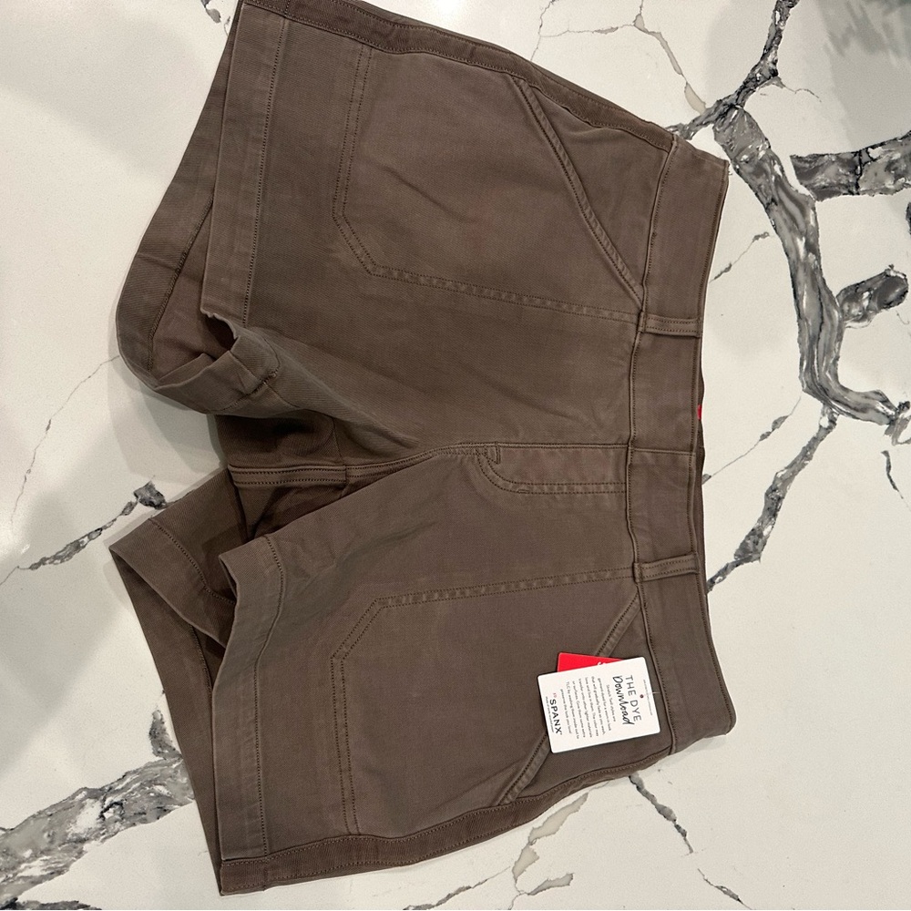 Spanx 4” stretch twill short
